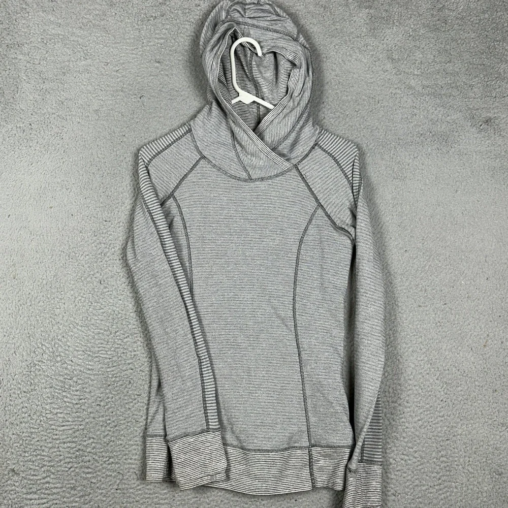 Lululemon Sweatshirt Womens 4 Grey White Stripes Pullover Sweatshirt Long Sleeve